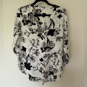 DR2 Black & White Floral Blouse